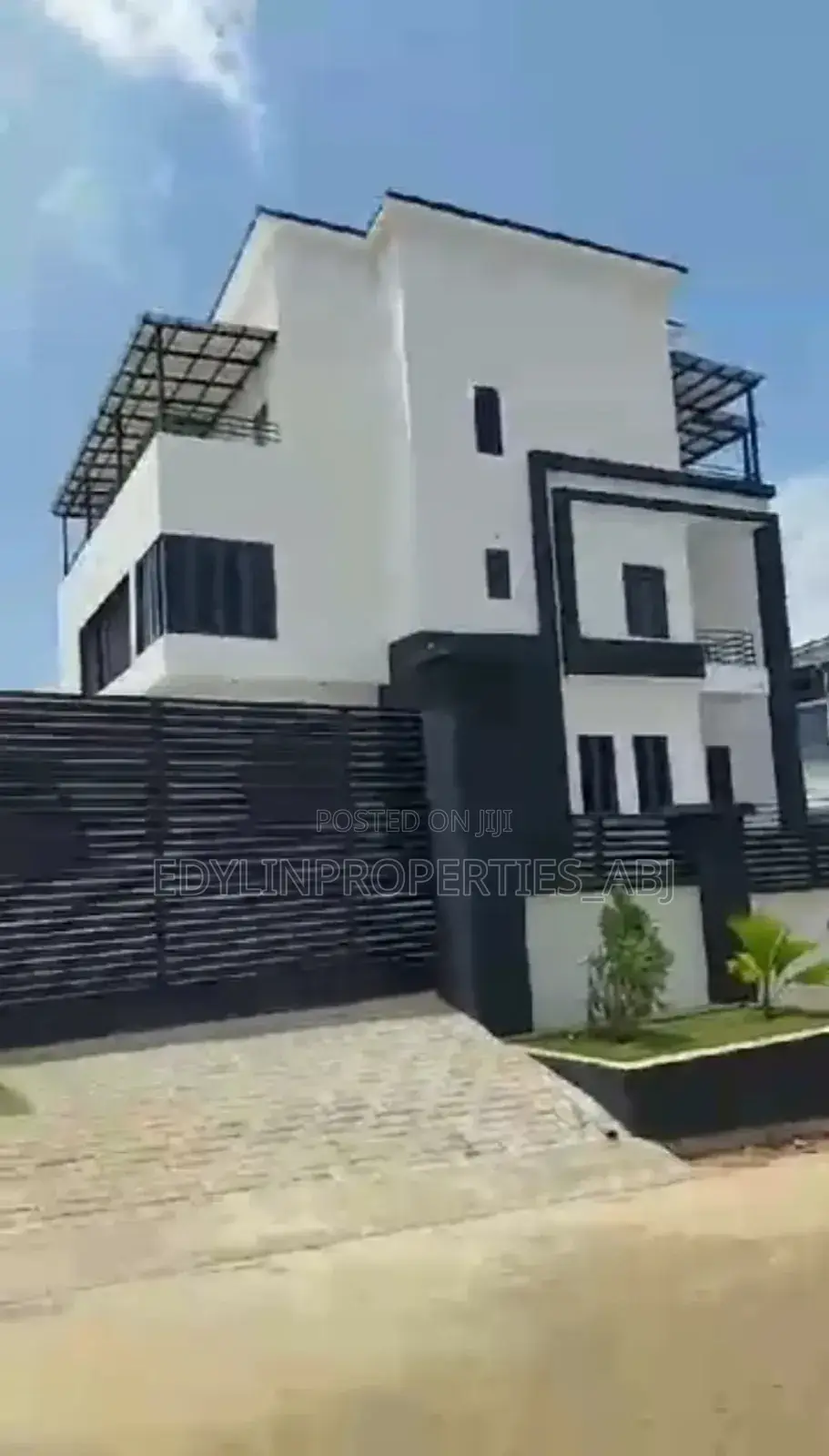 5 Bedroom Detached Duplex at Guzape FCT Abuja in Guzape District