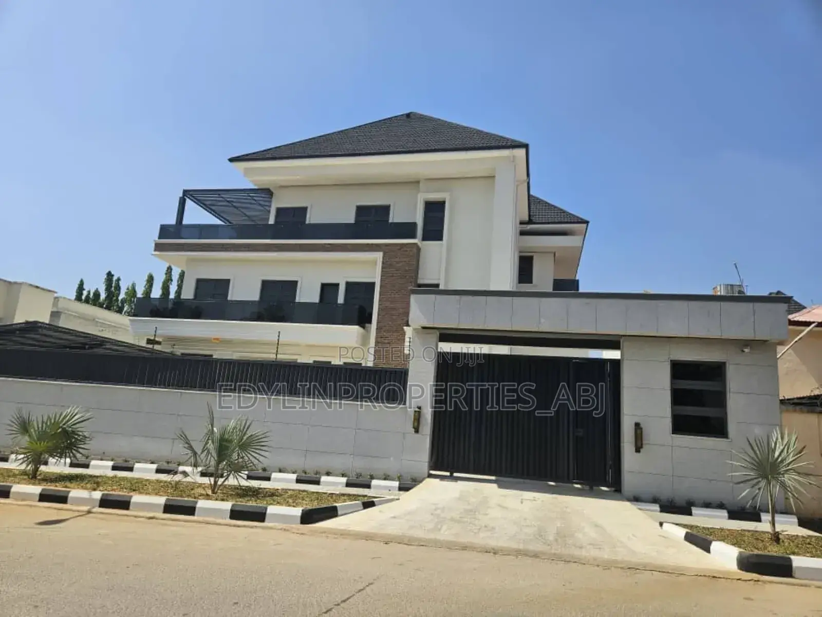 7 Bedroom Mansion With Penthouse at Maitama FCT Abuja in Maitama