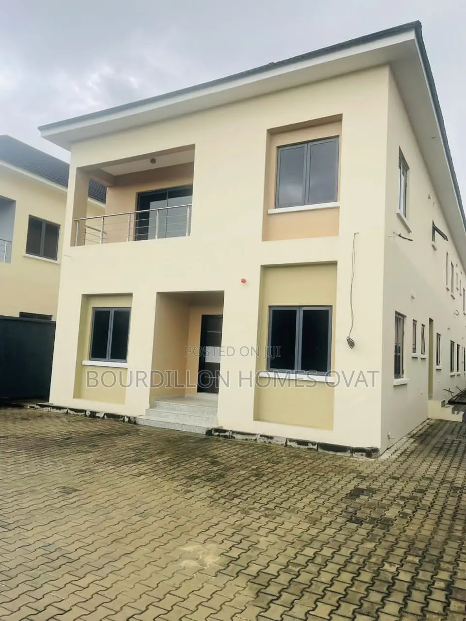 5bdrm Duplex in Lekki Phase 1 for sale in Lekki Phase 1