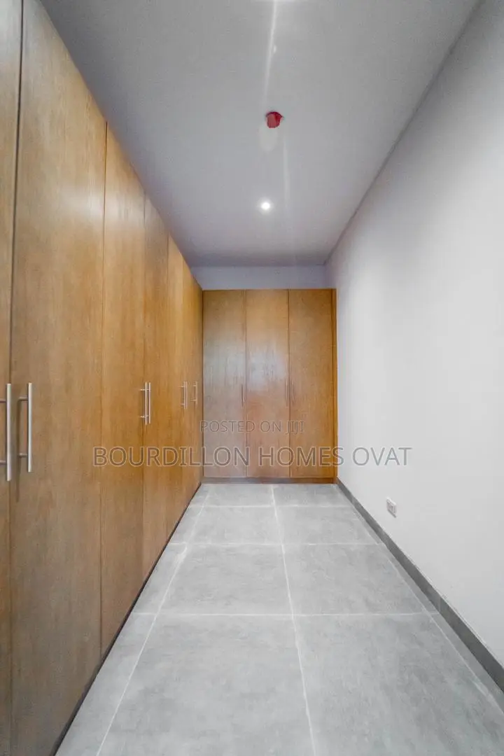 5bdrm Duplex in Lekki Phase 1 for sale in Lekki Phase 1