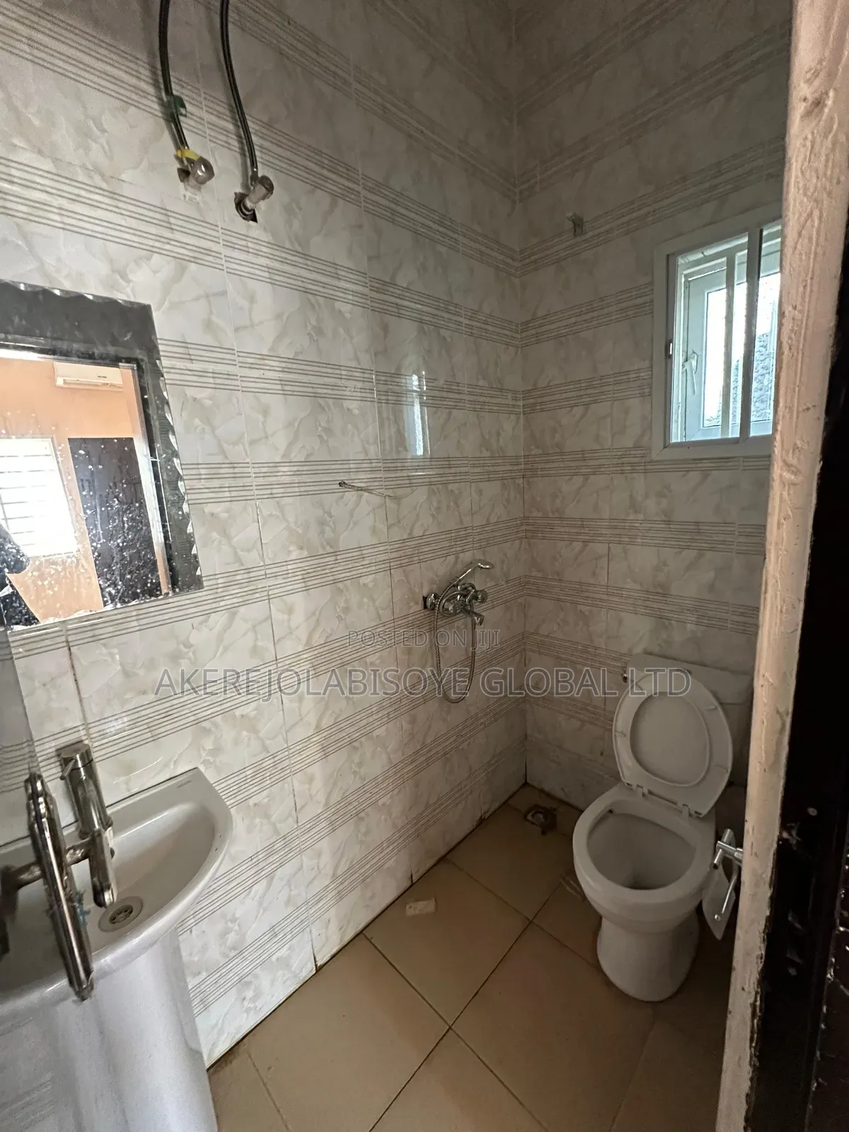 3bdrm Block of Flats in Close To Nile for rent in Idu Industrial