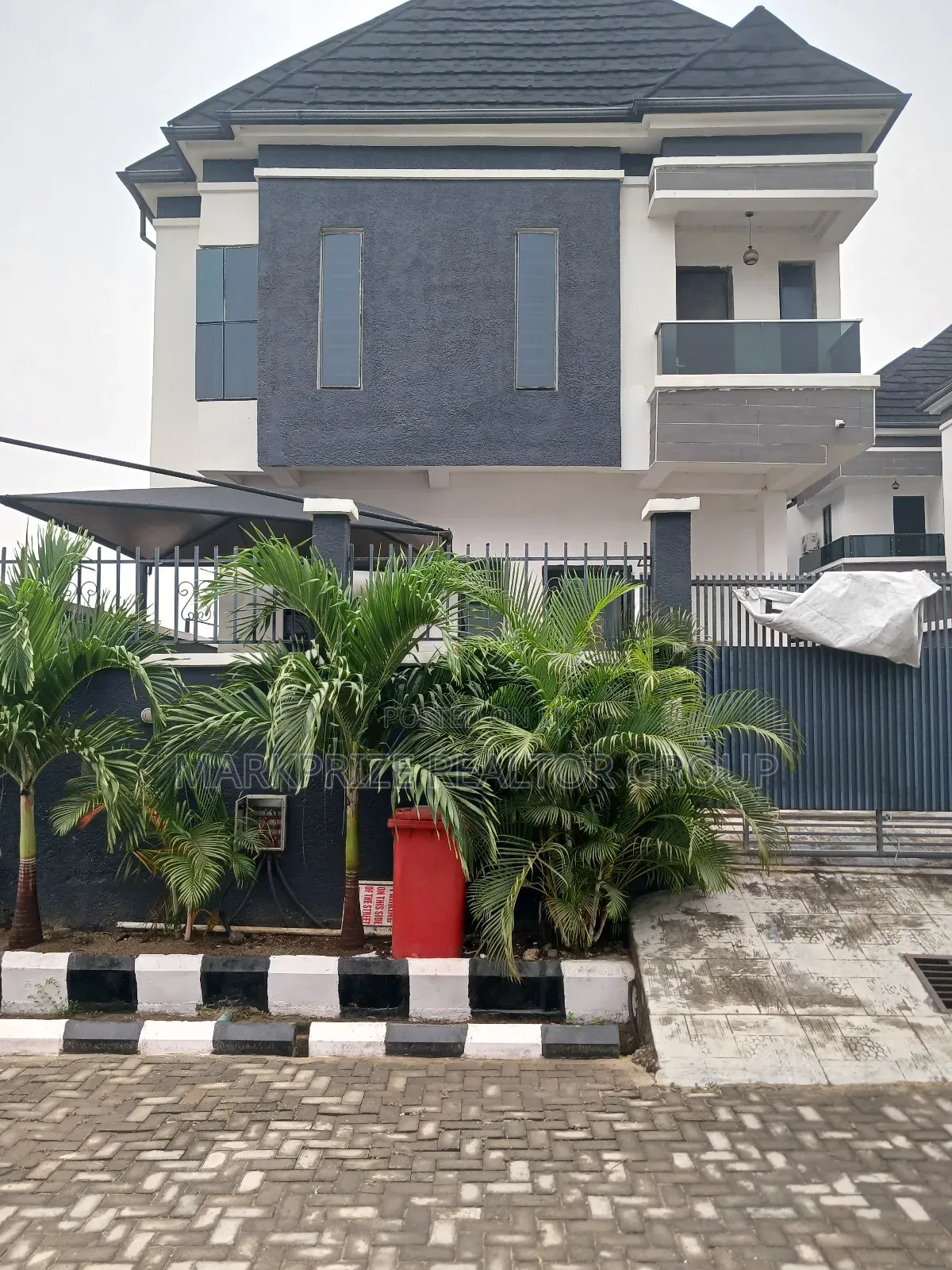 4bdrm Duplex in Chevron Lagos for sale in Chevron