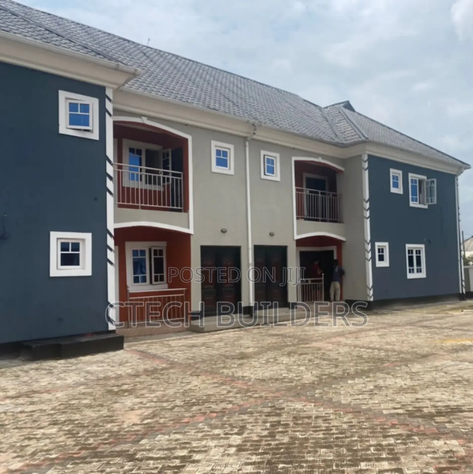 12bdrm Block of Flats in Benin City for sale in Benin City