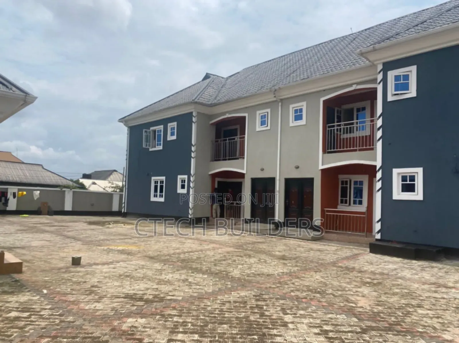 12bdrm Block of Flats in Benin City for sale in Benin City