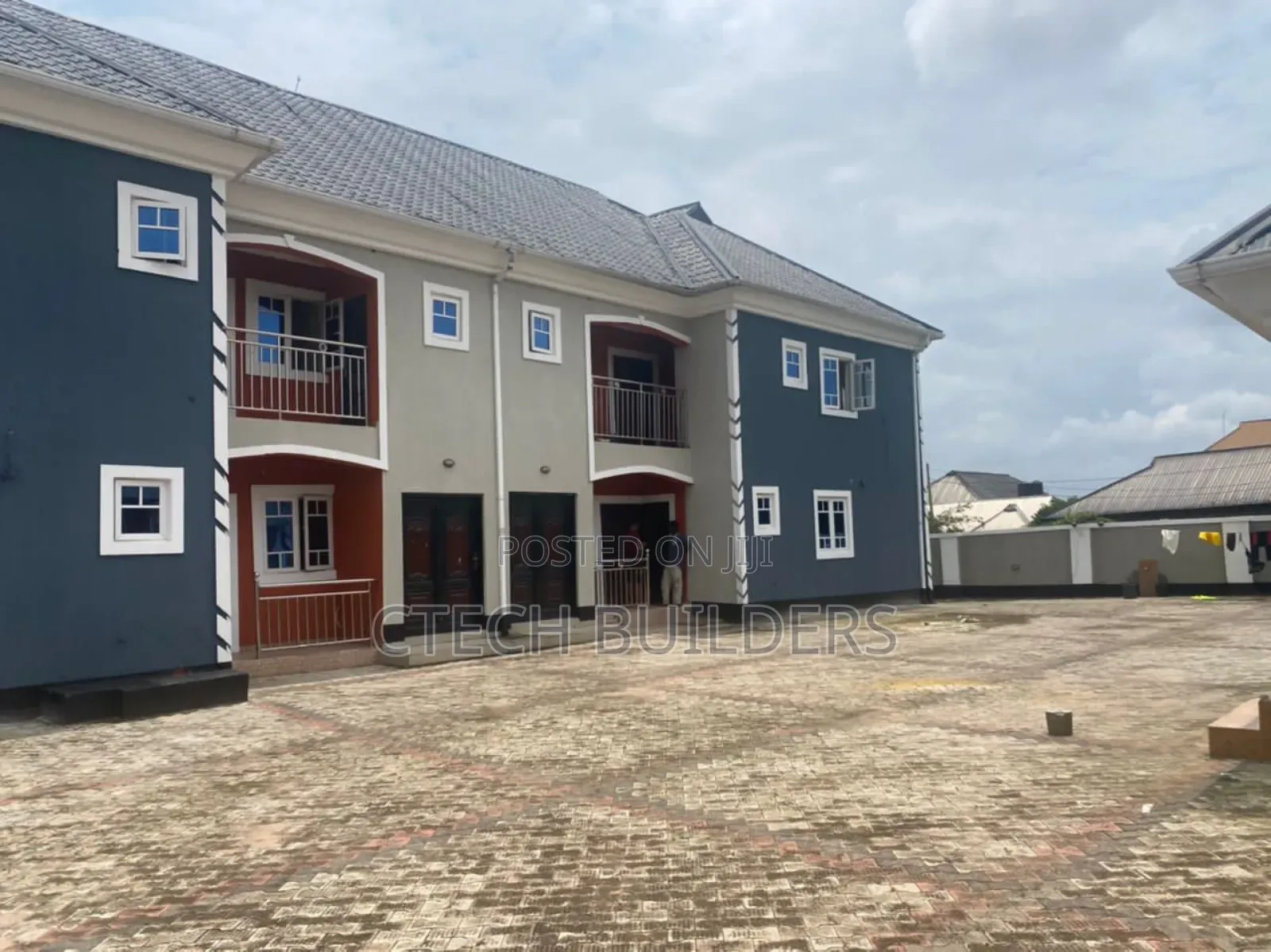 12bdrm Block of Flats in Benin City for sale in Benin City