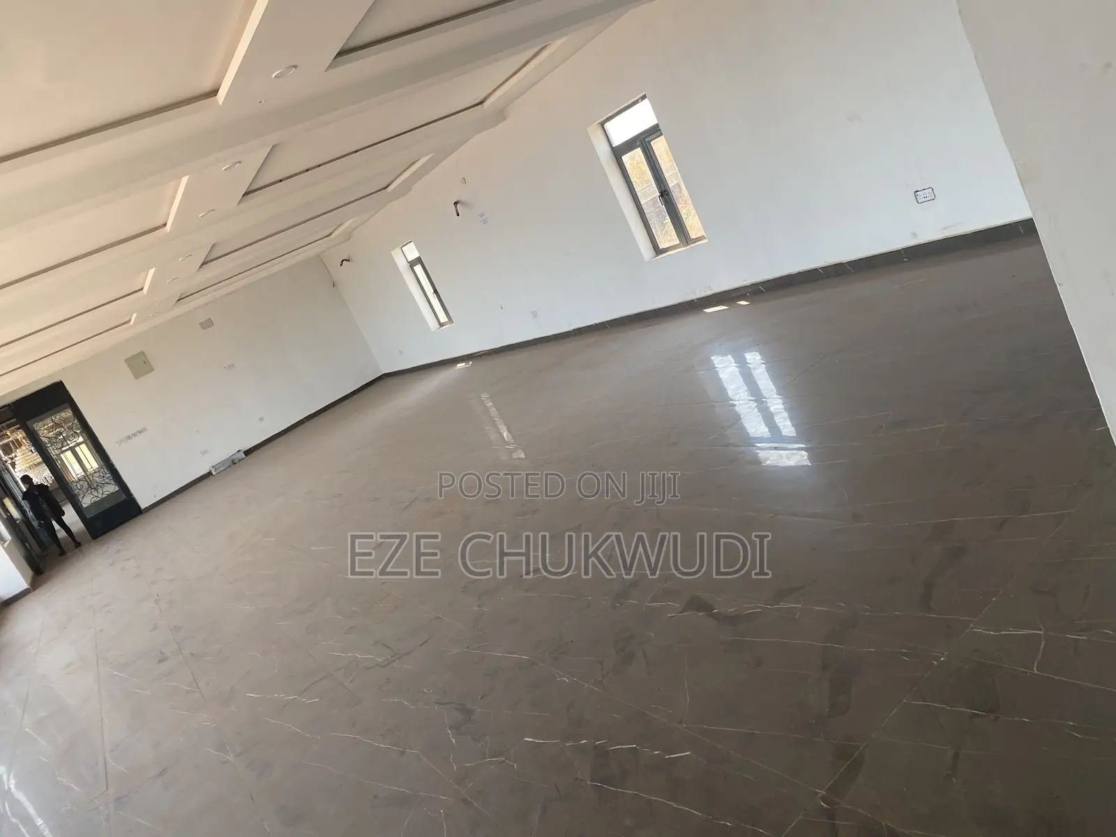 Available Show Room/Office Space in Enugu