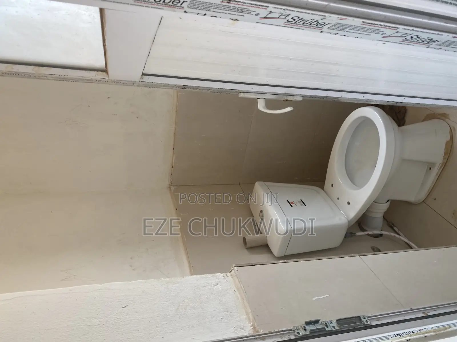 Available Show Room/Office Space in Enugu