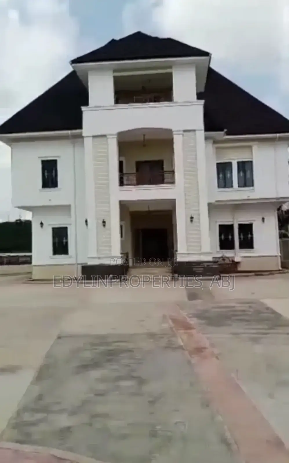 9 Bedroom Mansion at Guzape FCT Abuja in Guzape District