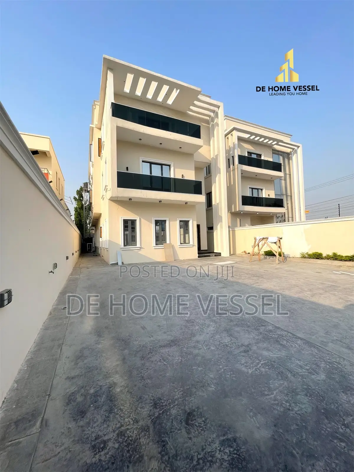 5bdrm Duplex in Lekki Phase 1 for sale in Lekki Phase 1