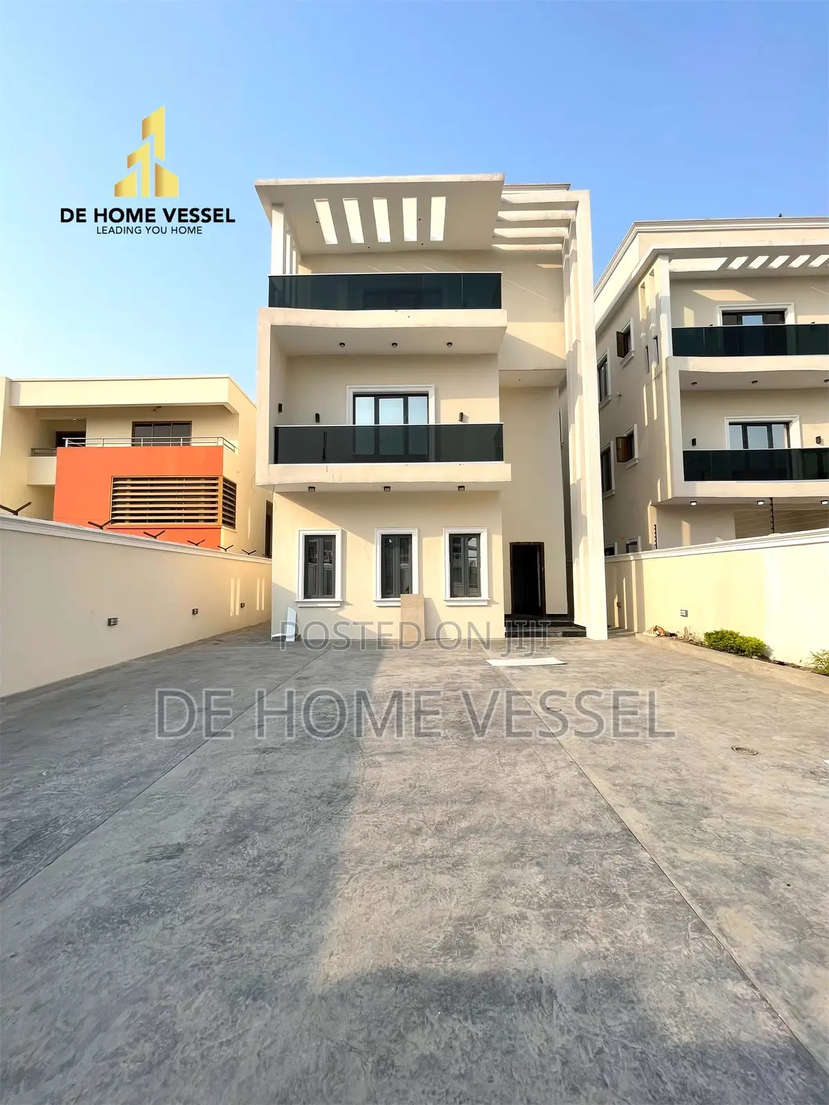 5bdrm Duplex in Lekki Phase 1 for sale in Lekki Phase 1