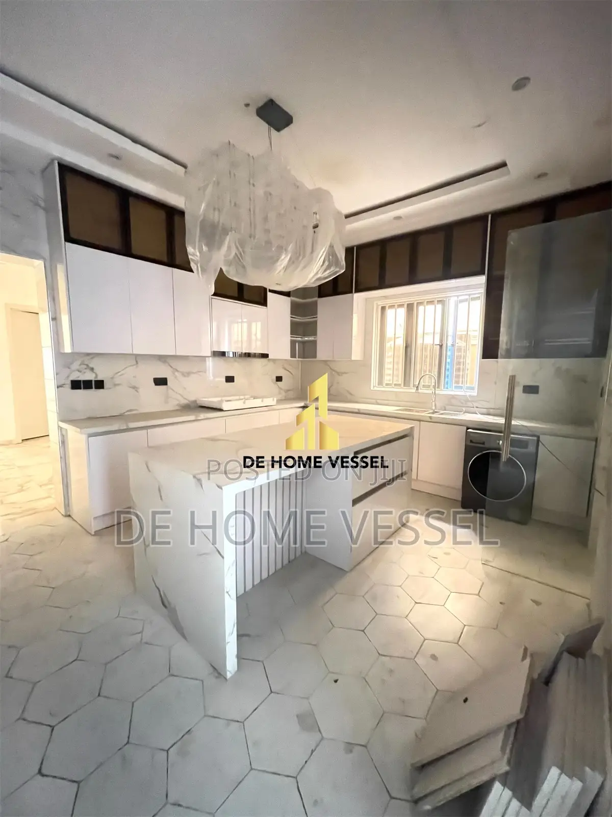 5bdrm Duplex in Lekki Phase 1 for sale in Lekki Phase 1