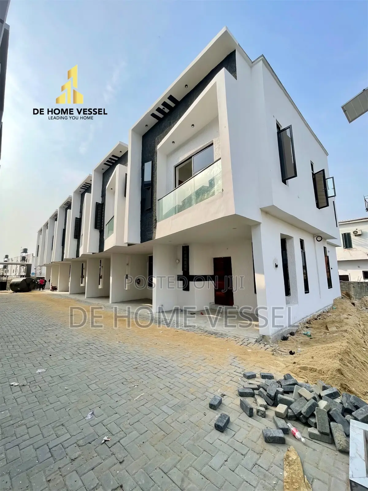 4bdrm Townhouse/Terrace in Ikota for sale in Ikota