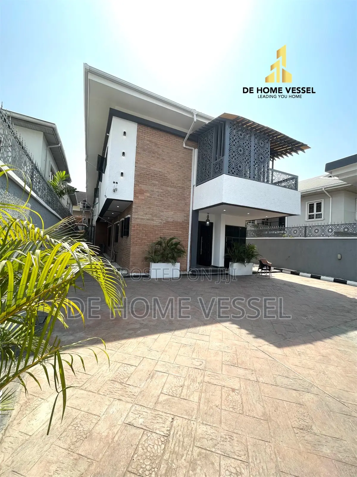 5bdrm Duplex in Lekki Phase 1 for sale in Lekki Phase 1