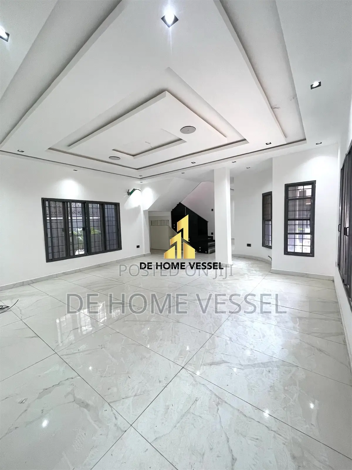 5bdrm Duplex in Lekki Phase 1 for sale in Lekki Phase 1