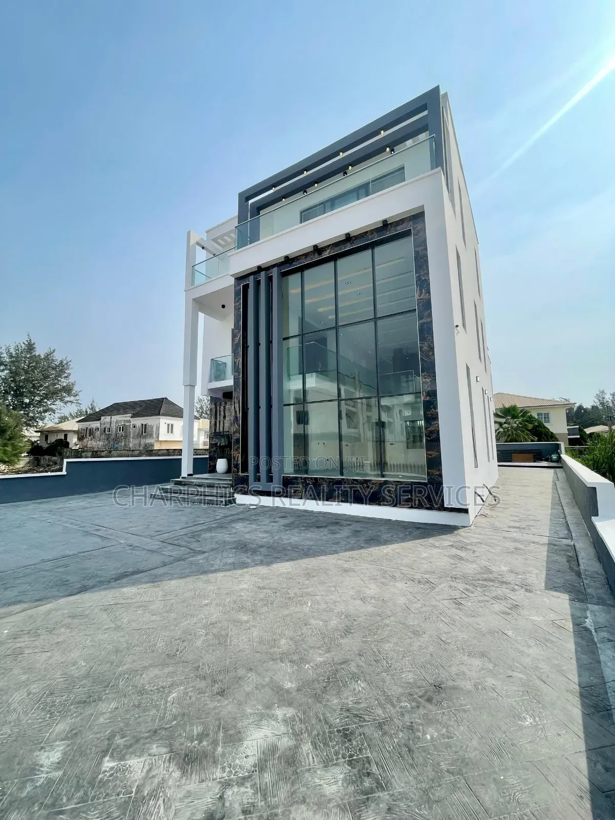 3bdrm Duplex in Lekki for sale in Lekki