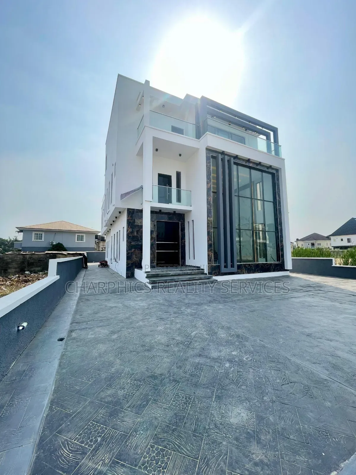 3bdrm Duplex in Lekki for sale in Lekki