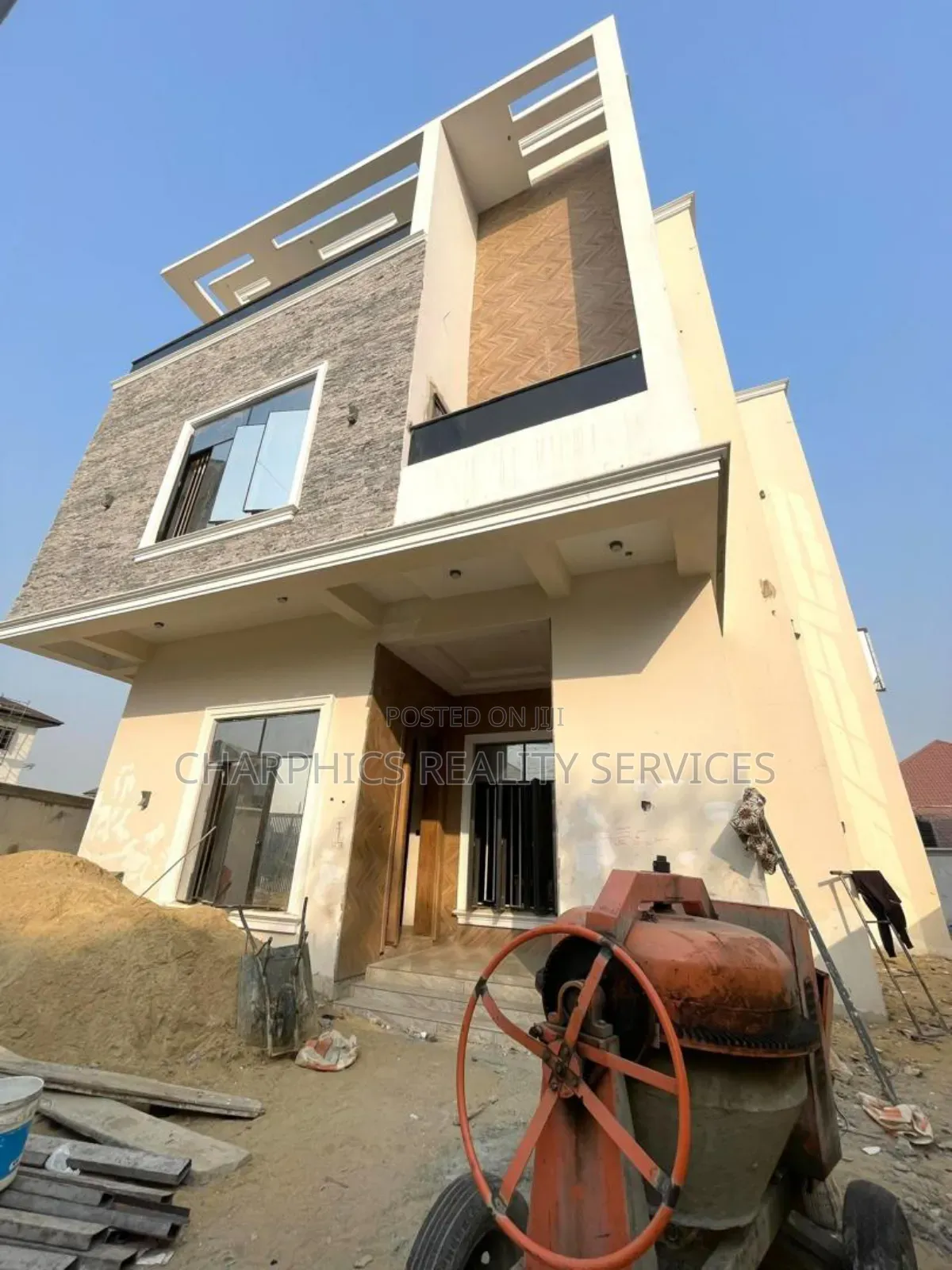 5bdrm Duplex in Lekki Phase 1 for sale in Lekki Phase 1