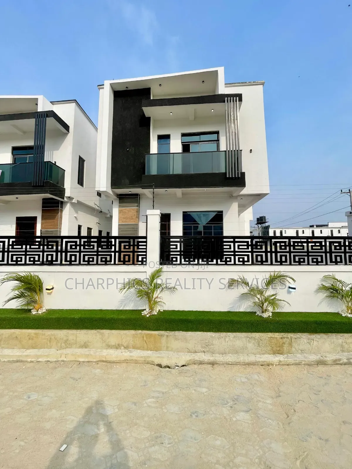 4bdrm Duplex in Ikota for sale in Ikota