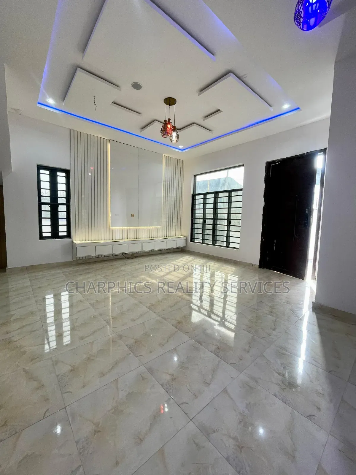 4bdrm Duplex in Ikota for sale in Ikota