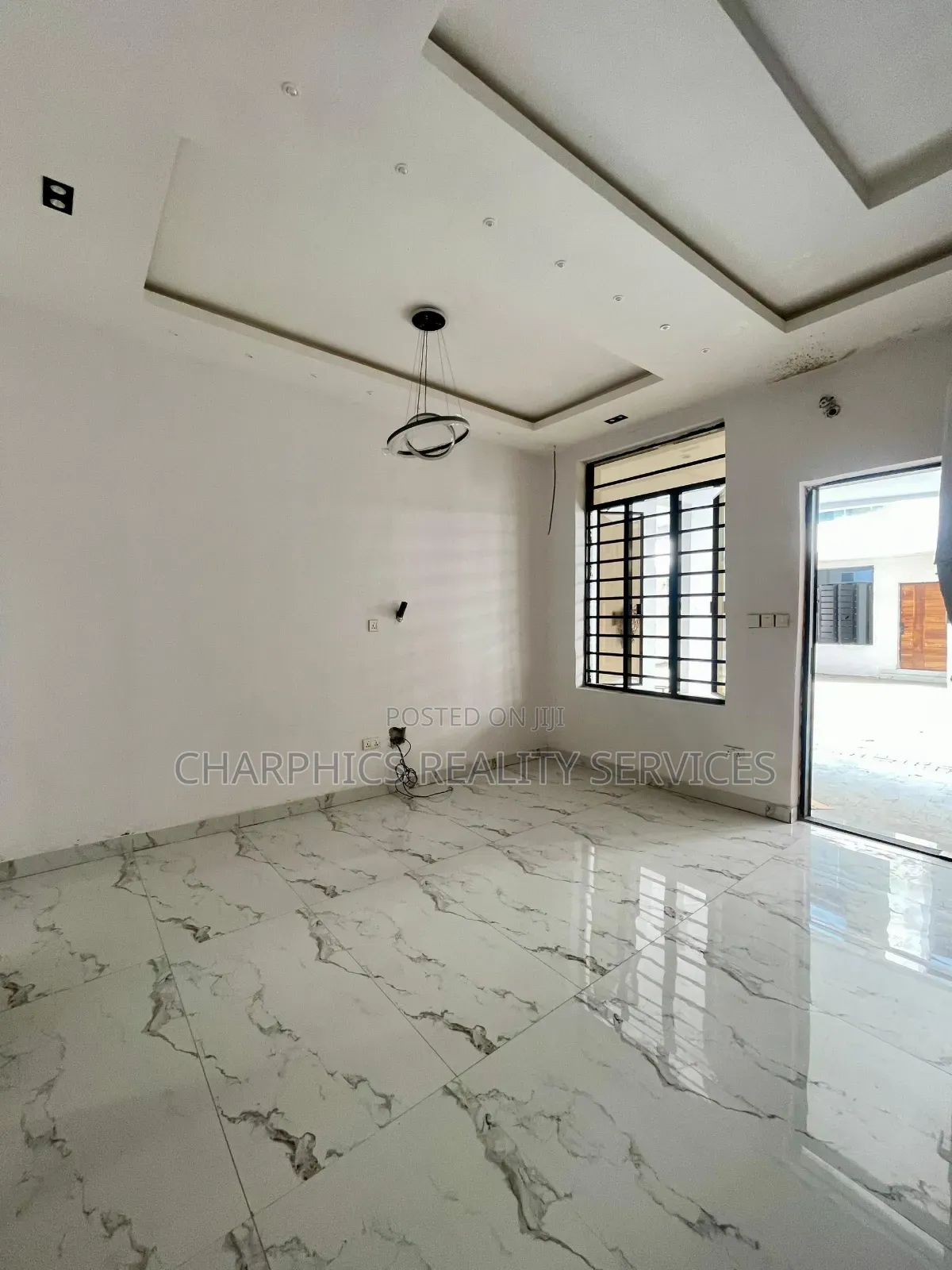 3bdrm Duplex in Ikota for sale in Ikota