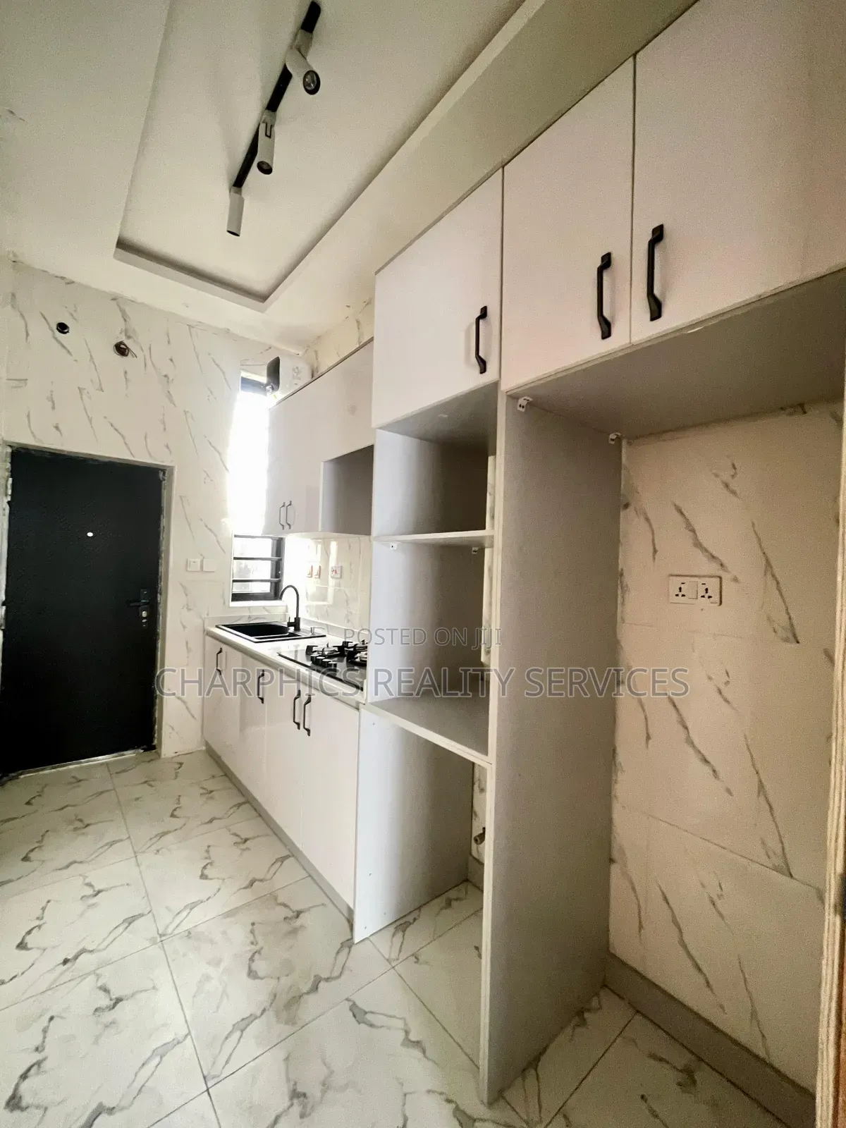 3bdrm Duplex in Ikota for sale in Ikota