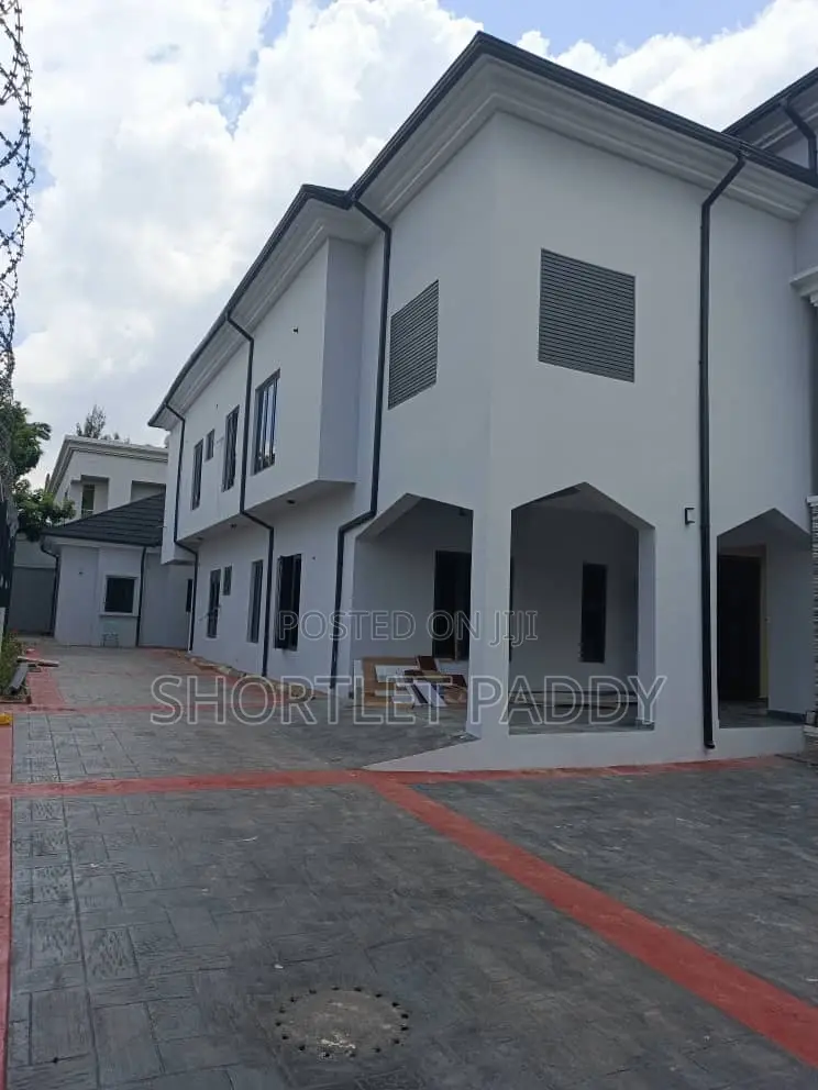 Fully Detached 6 Bedrooms Duplex With Two BQS in Wuse 2