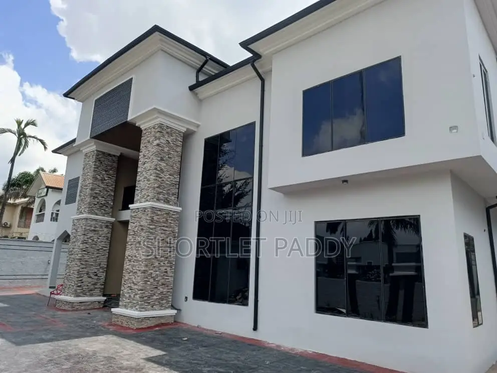 Fully Detached 6 Bedrooms Duplex With Two BQS in Wuse 2