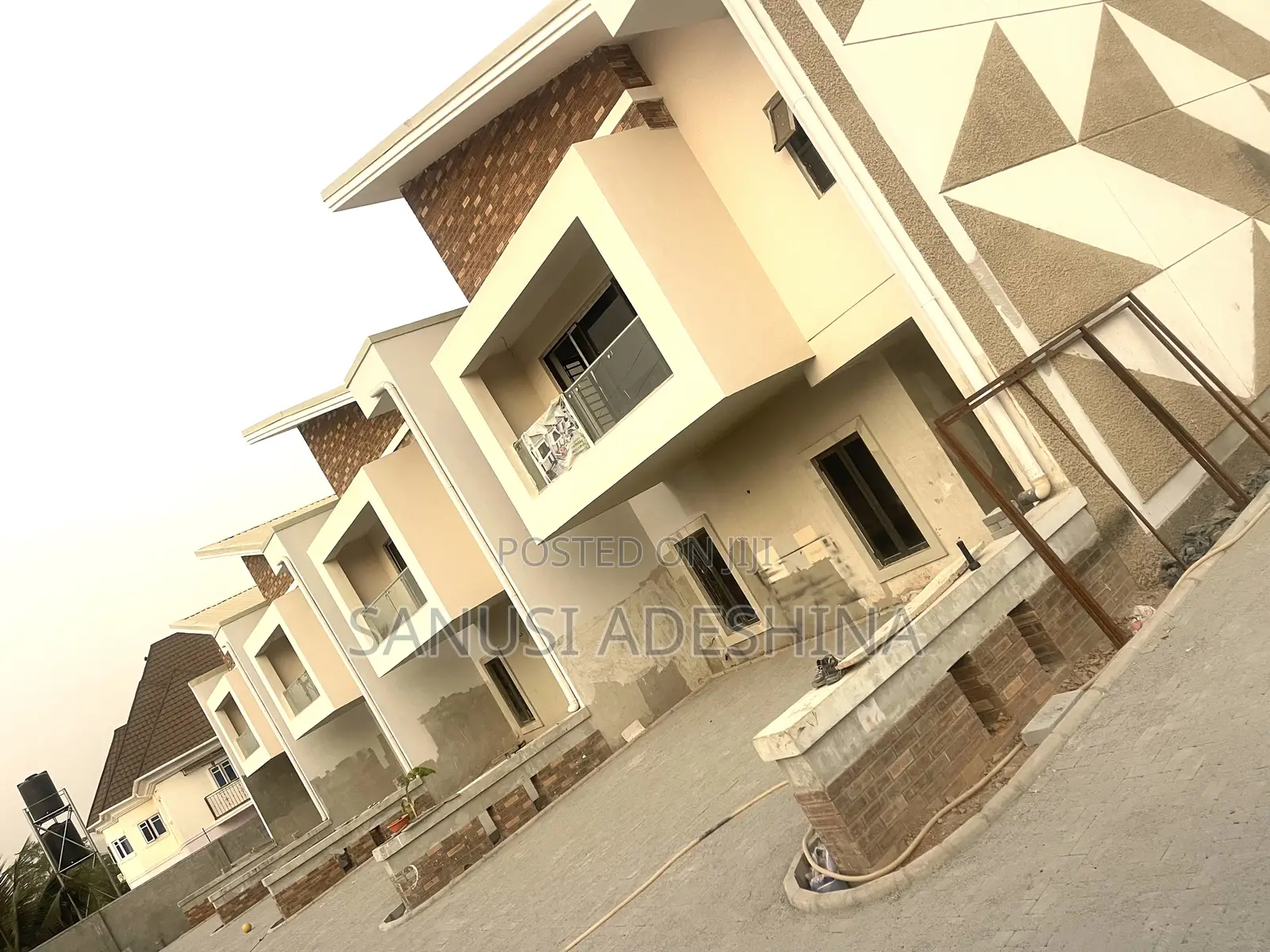 5bdrm Duplex in Jahi Gilmore Fct for sale in Jahi
