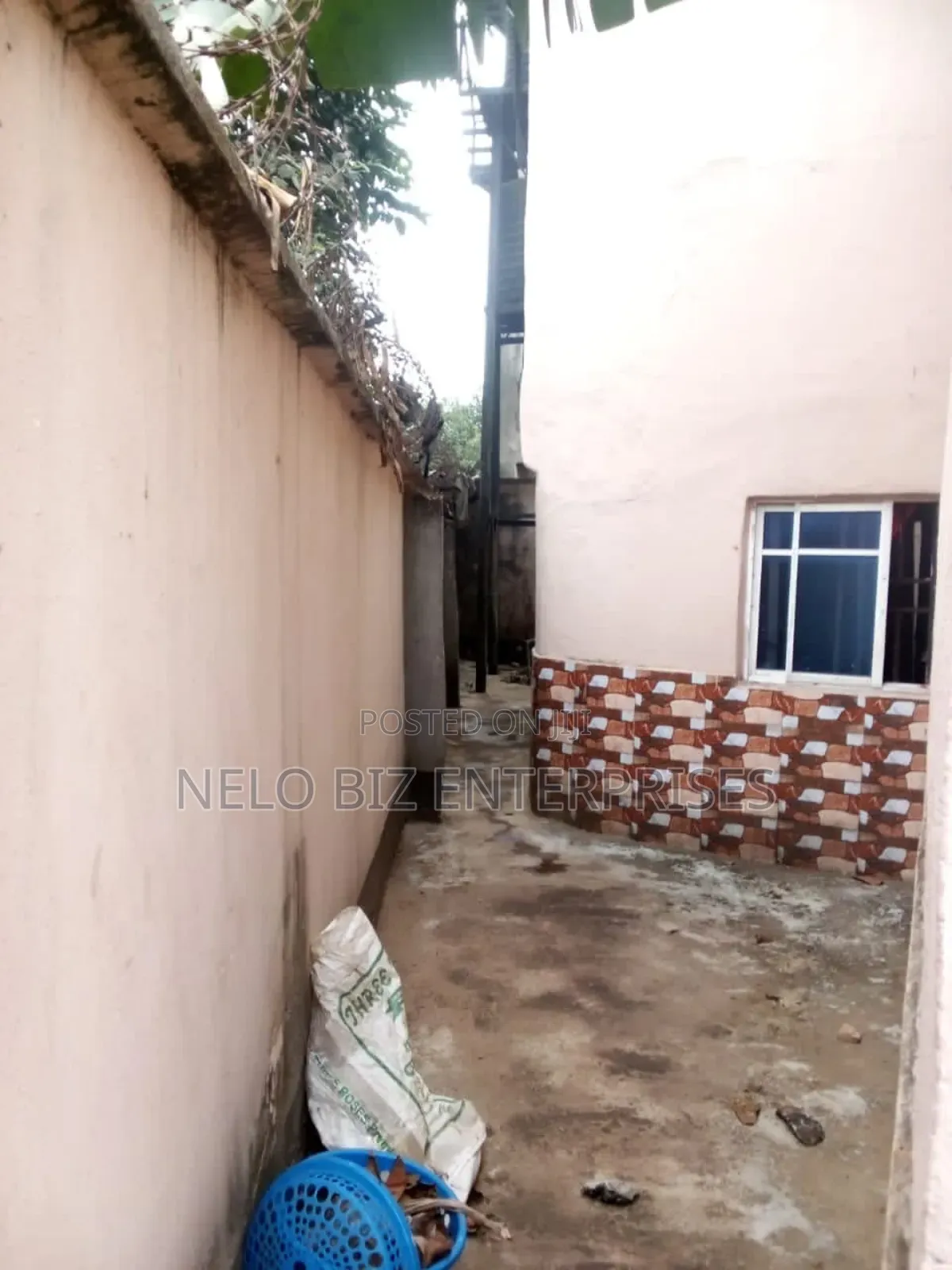 20bdrm Apartment in Owerri for sale in Owerri