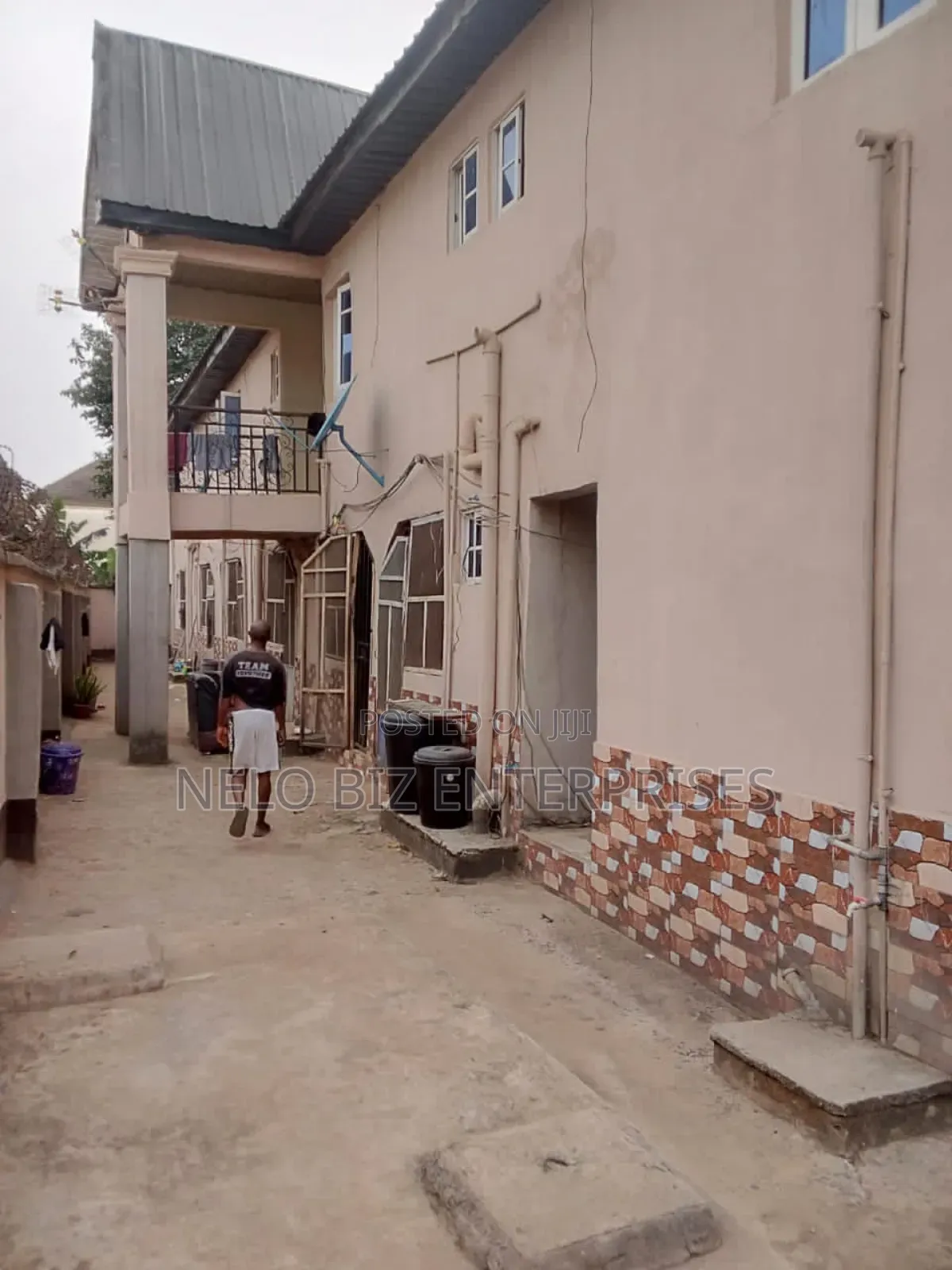 20bdrm Apartment in Owerri for sale in Owerri