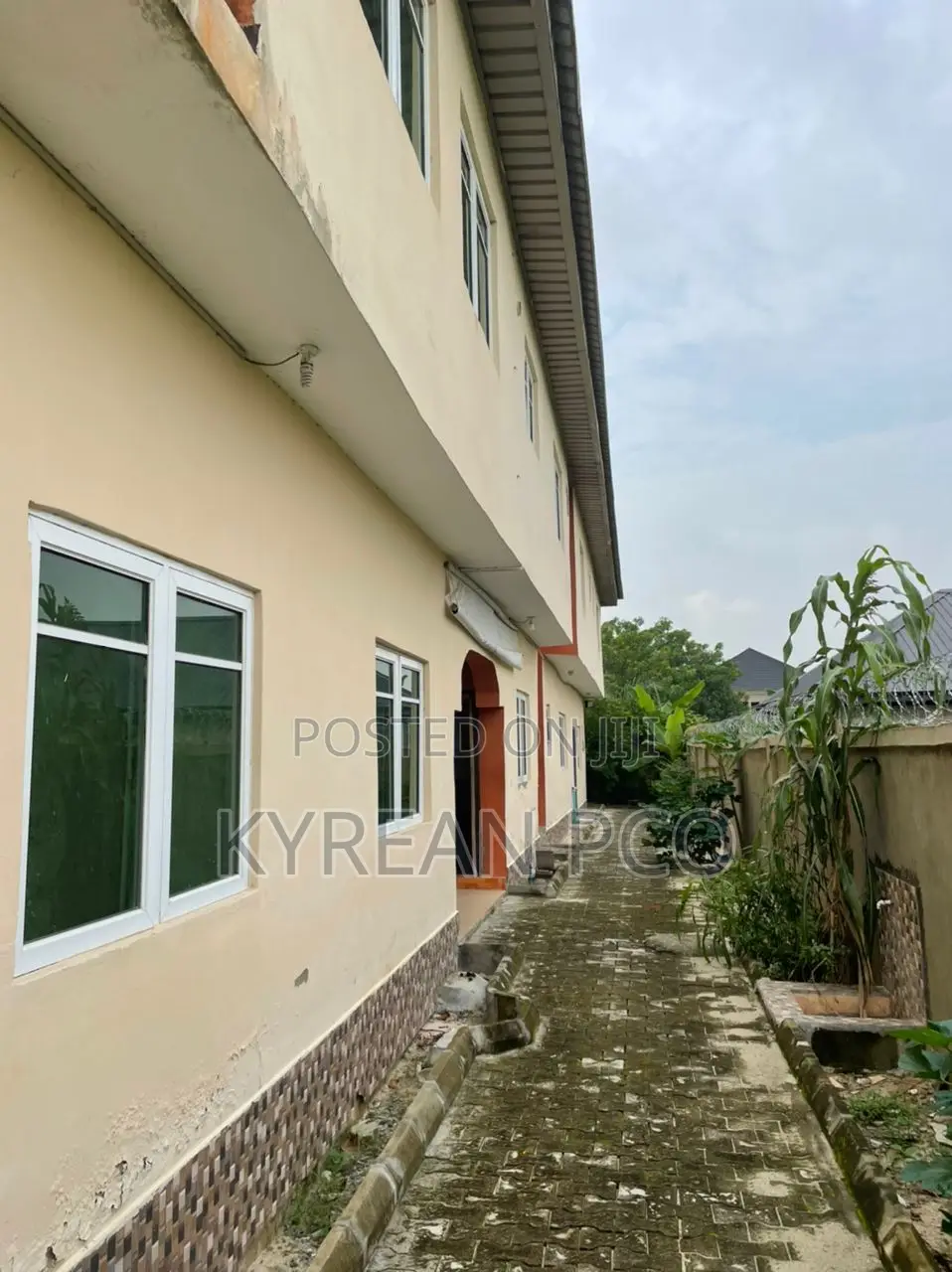 4bdrm Duplex in Ogombo for sale in Ogombo