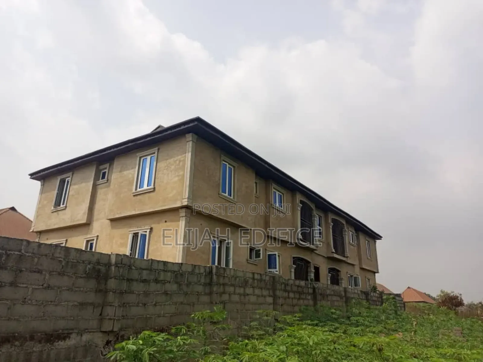 12bdrm Block of Flats in Parkview, Ikorodu for sale in Ikorodu