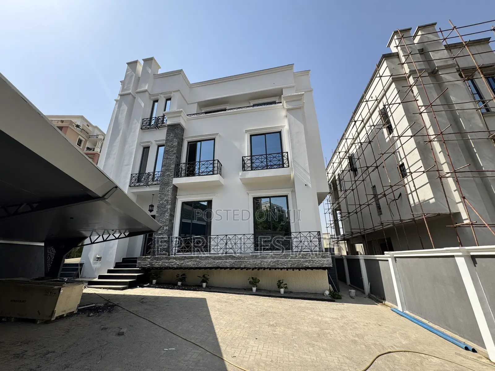 7bdrm Duplex in Asokoro for sale in Asokoro