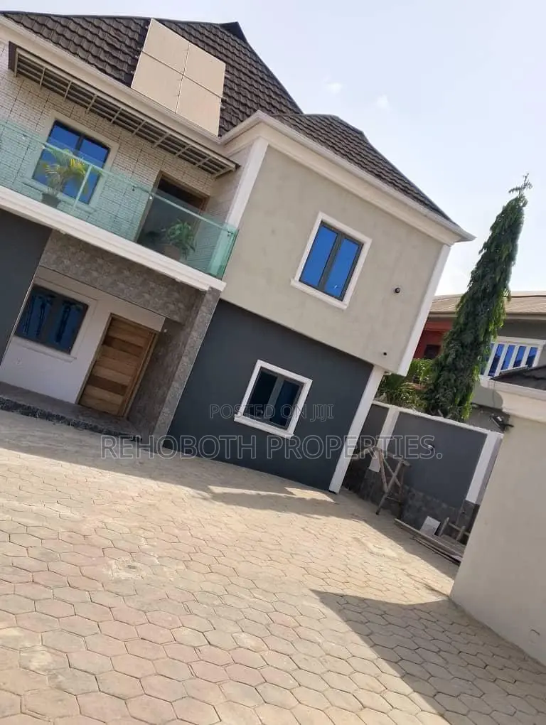 4bdrm Duplex in Akuru, Ibadan for sale in Ibadan