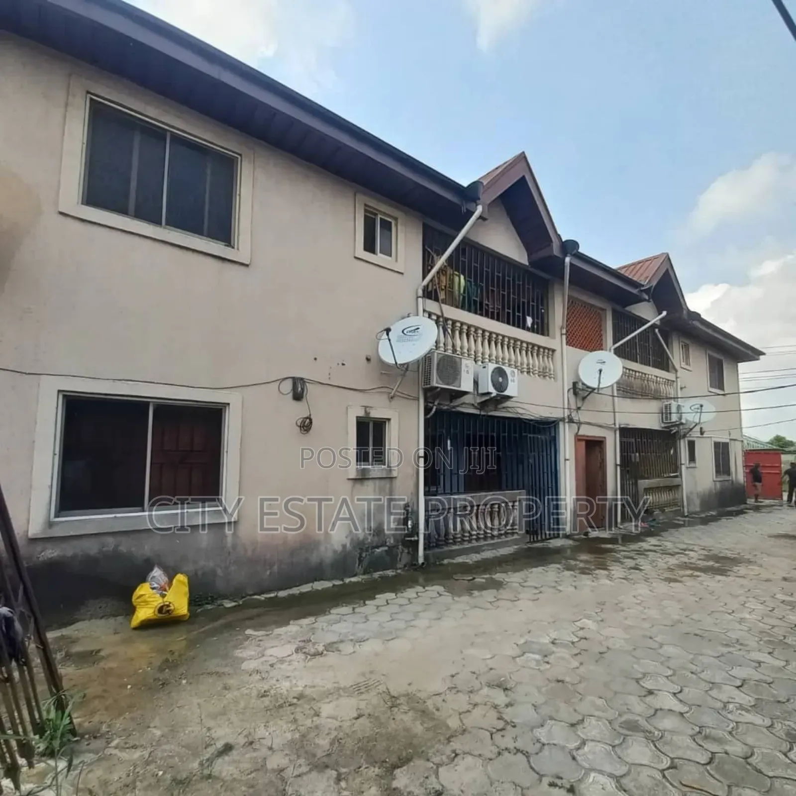 Furnished 13bdrm Block of Flats in Rumuodomaya, Port-Harcourt for sale in Port-Harcourt