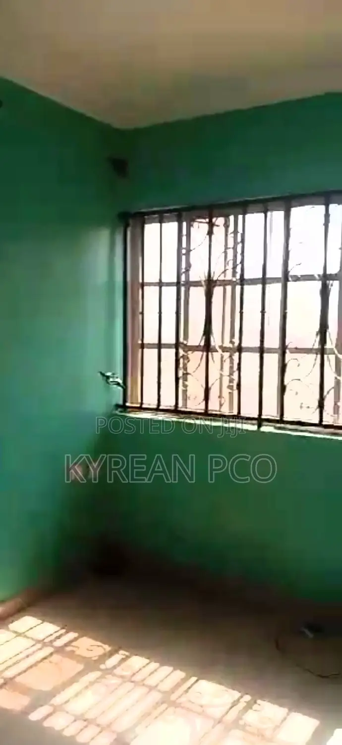 5bdrm Duplex in Brooks Estate, Isheri North for sale in Isheri North