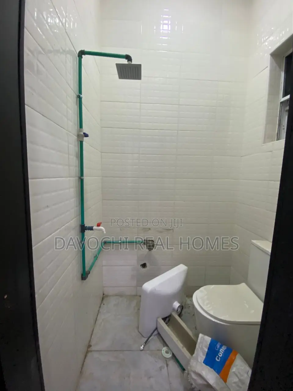 Brand New Studio With Full Kitchen in Chevron