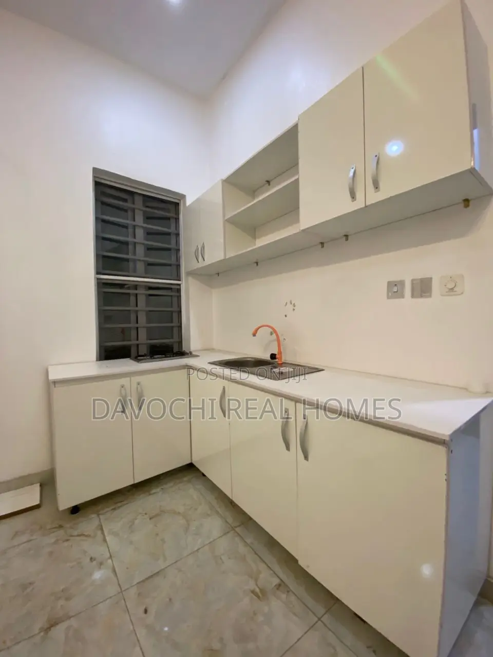 Brand New Studio With Full Kitchen in Chevron