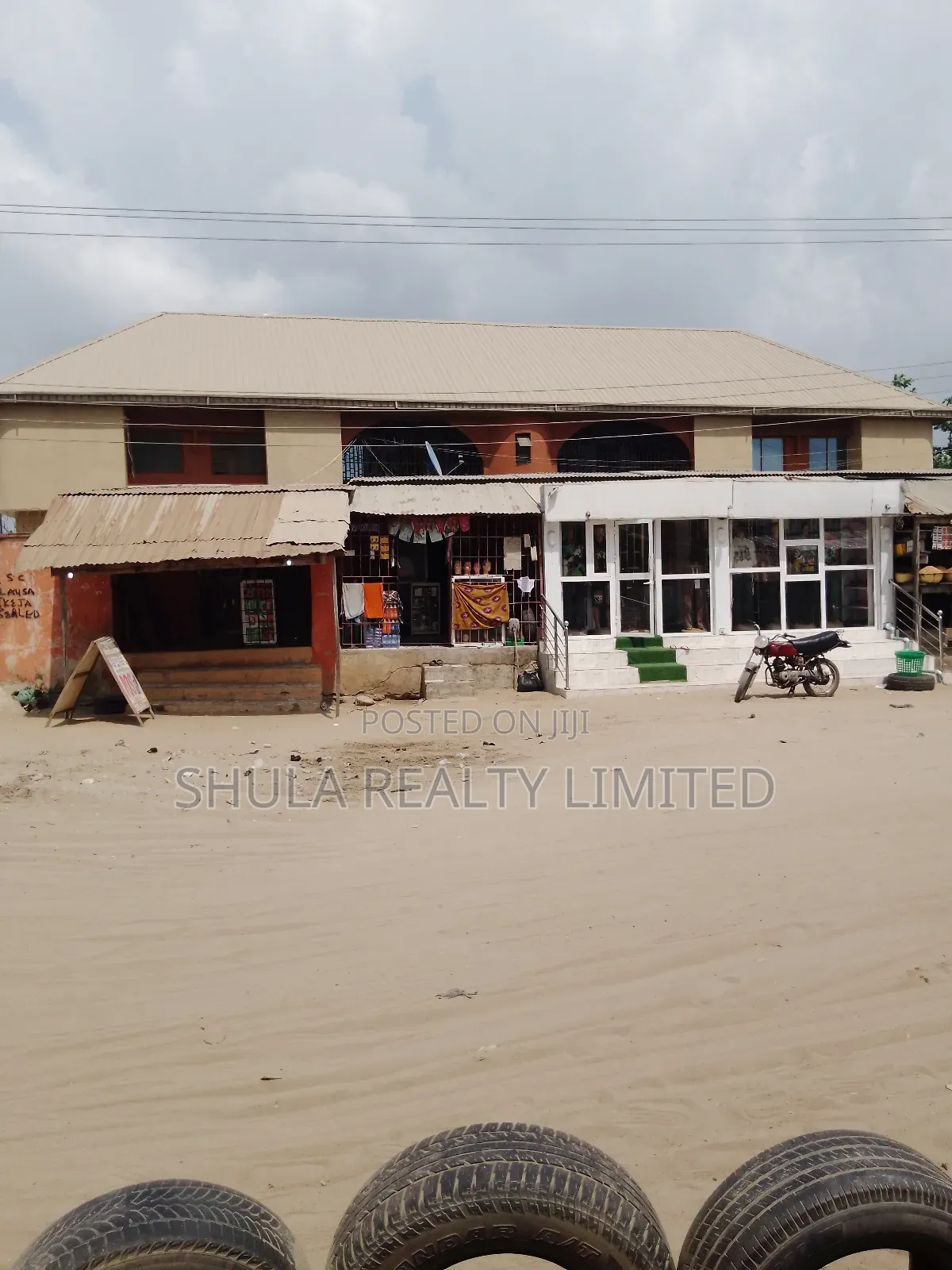 Furnished 15bdrm House in Okokomaiko for sale in Okokomaiko