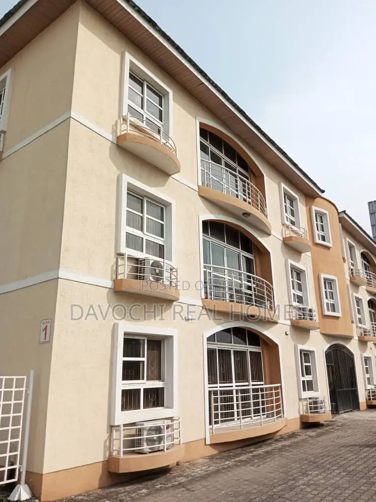 Furnished 3bdrm Apartment in Osapa London for rent in Osapa london