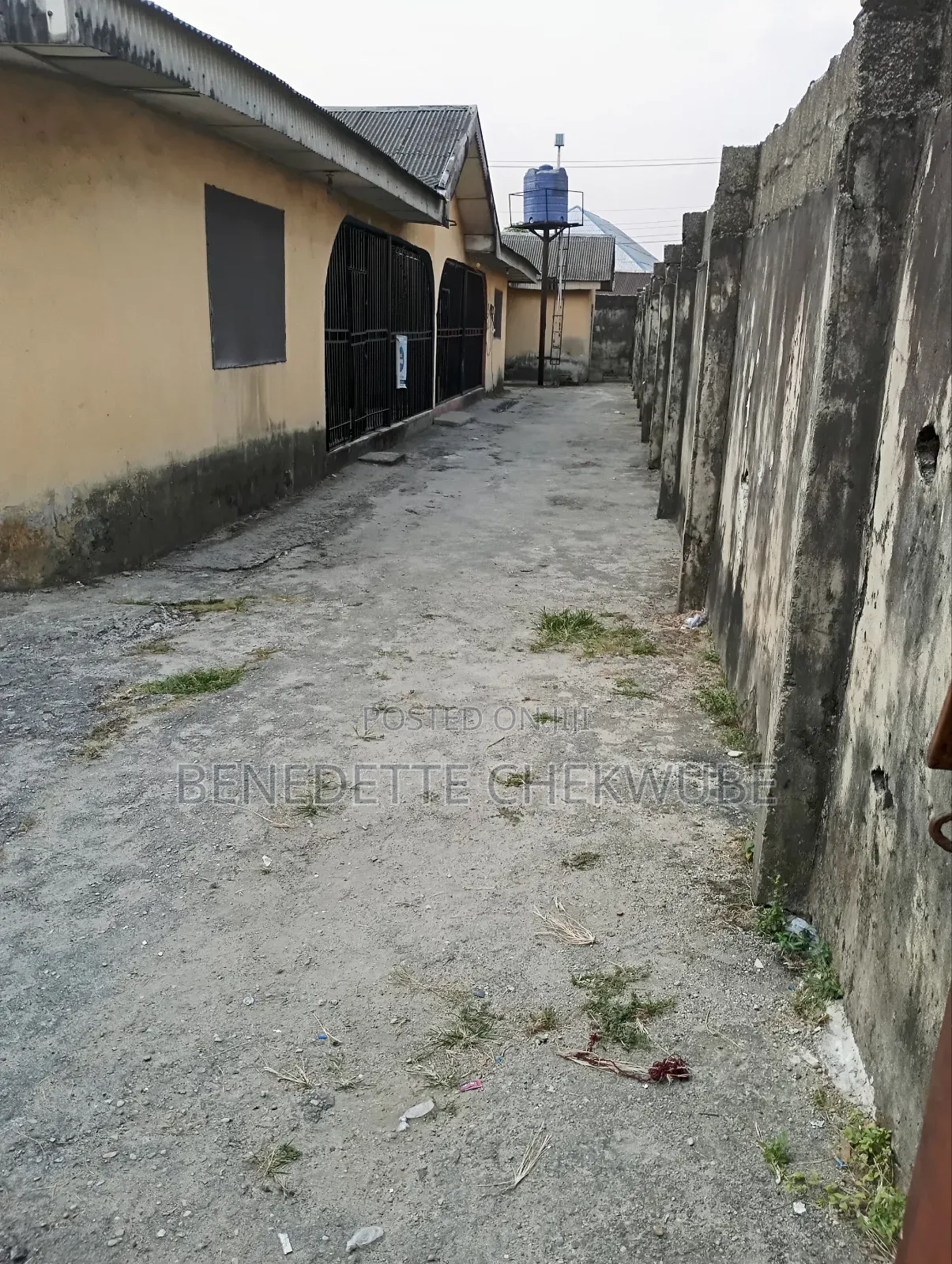3bdrm Block of Flats in Iboloji Estate, Port-Harcourt for sale in Port-Harcourt