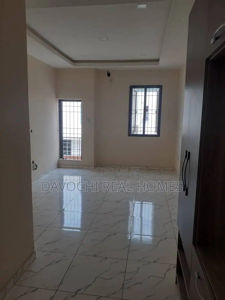 3bdrm Apartment in Orchid Road, Lekki for sale in Lekki Phase 1