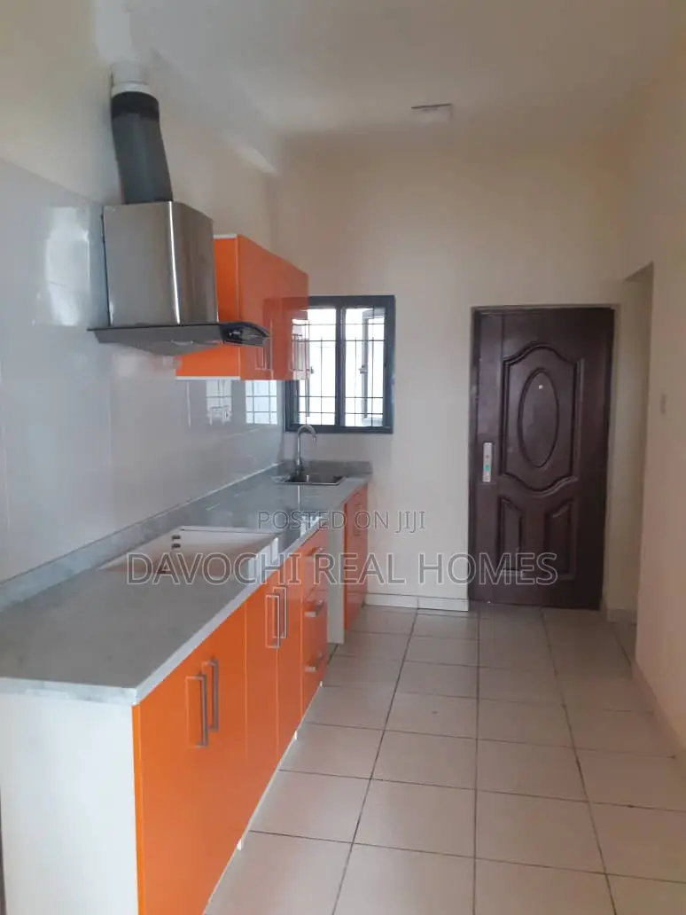 3bdrm Apartment in Orchid Road, Lekki for sale in Lekki Phase 1