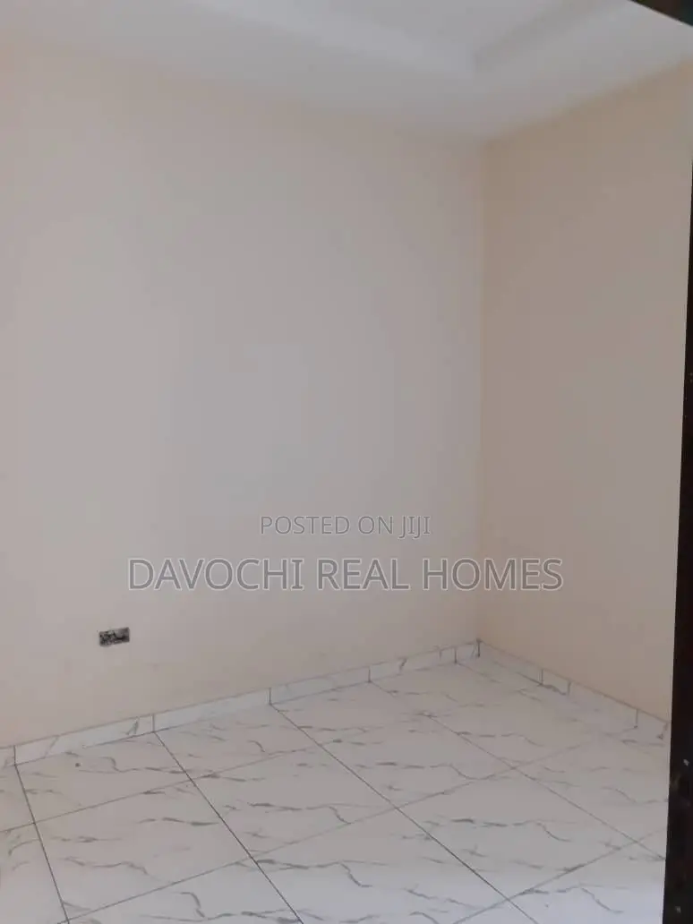 3bdrm Apartment in Orchid Road, Lekki for sale in Lekki Phase 1