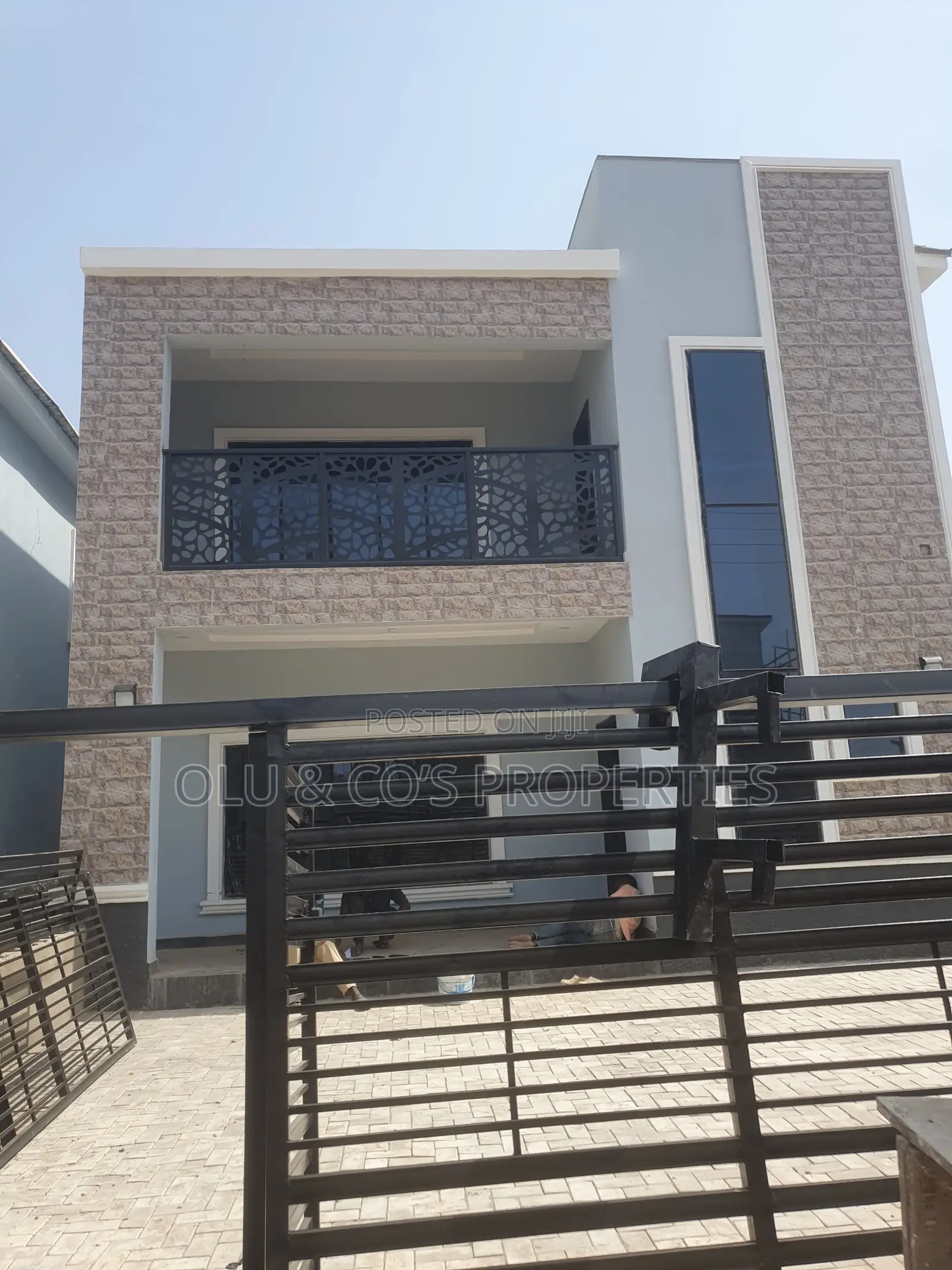 4bdrm Duplex in An Estate Along, Lugbe District for rent in Lugbe District