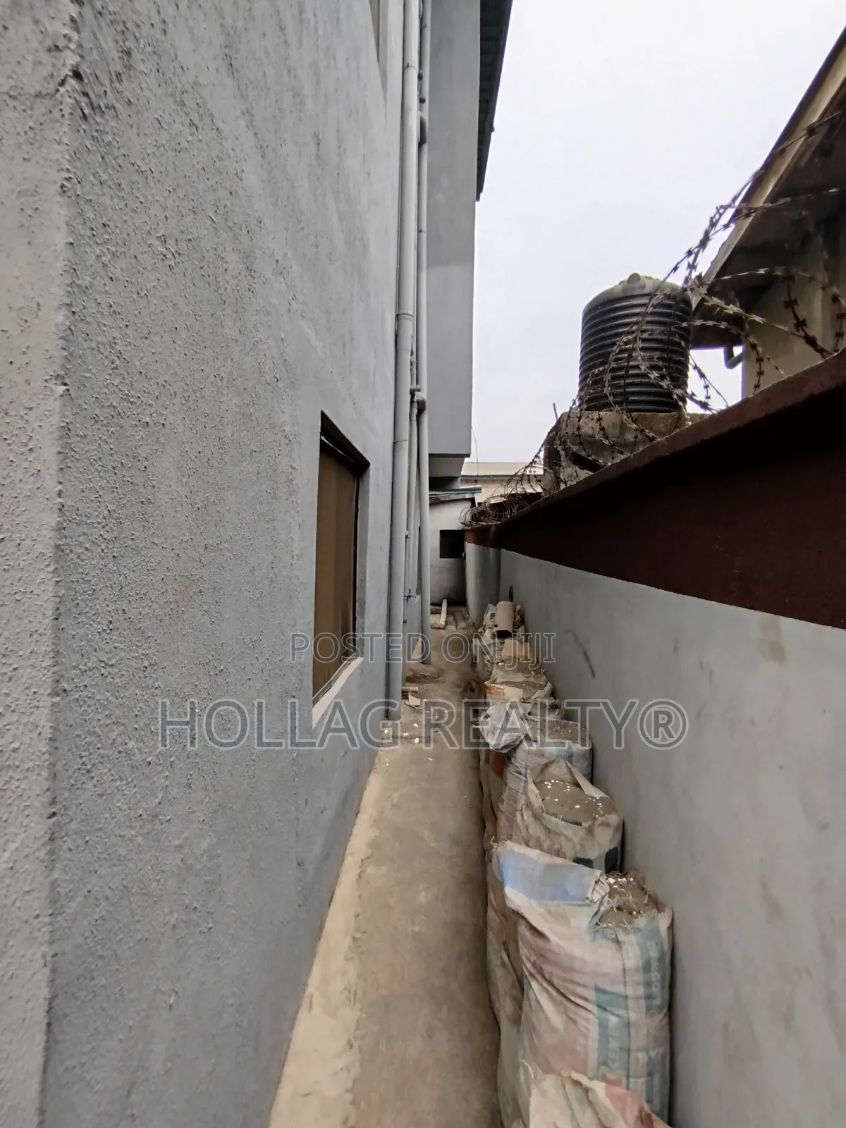 2bdrm Block of Flats in Oworonshoki / Shomolu for sale in Oworonshoki / Shomolu