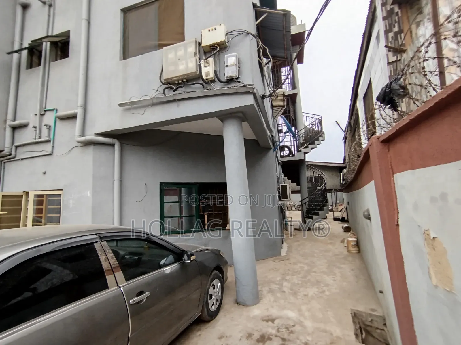 2bdrm Block of Flats in Oworonshoki / Shomolu for sale in Oworonshoki / Shomolu