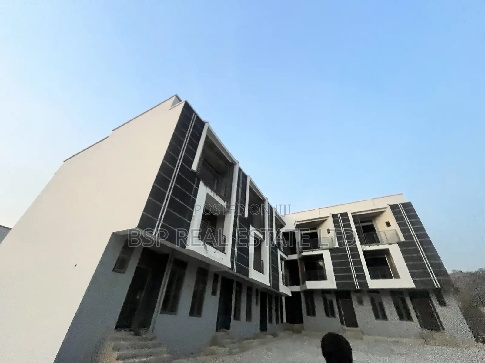 4bdrm Townhouse/Terrace in Dape for sale in Dape
