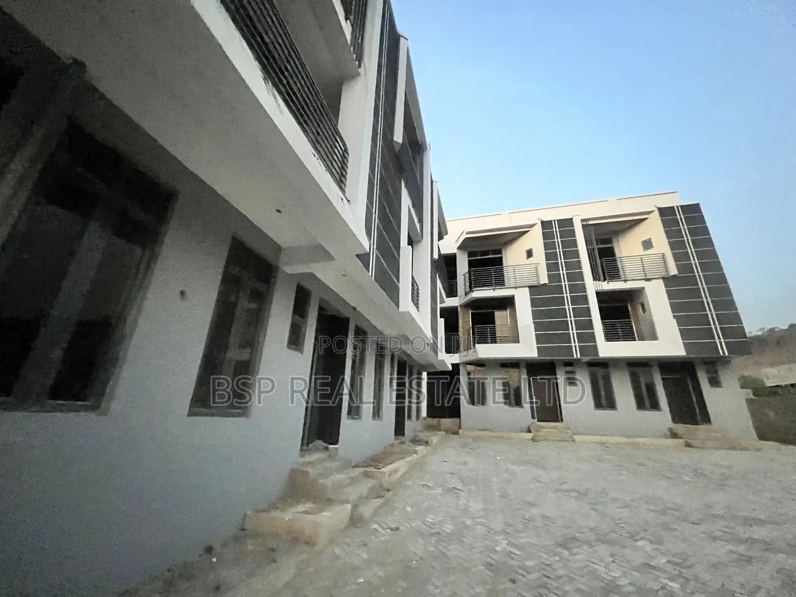 4bdrm Townhouse/Terrace in Dape for sale in Dape