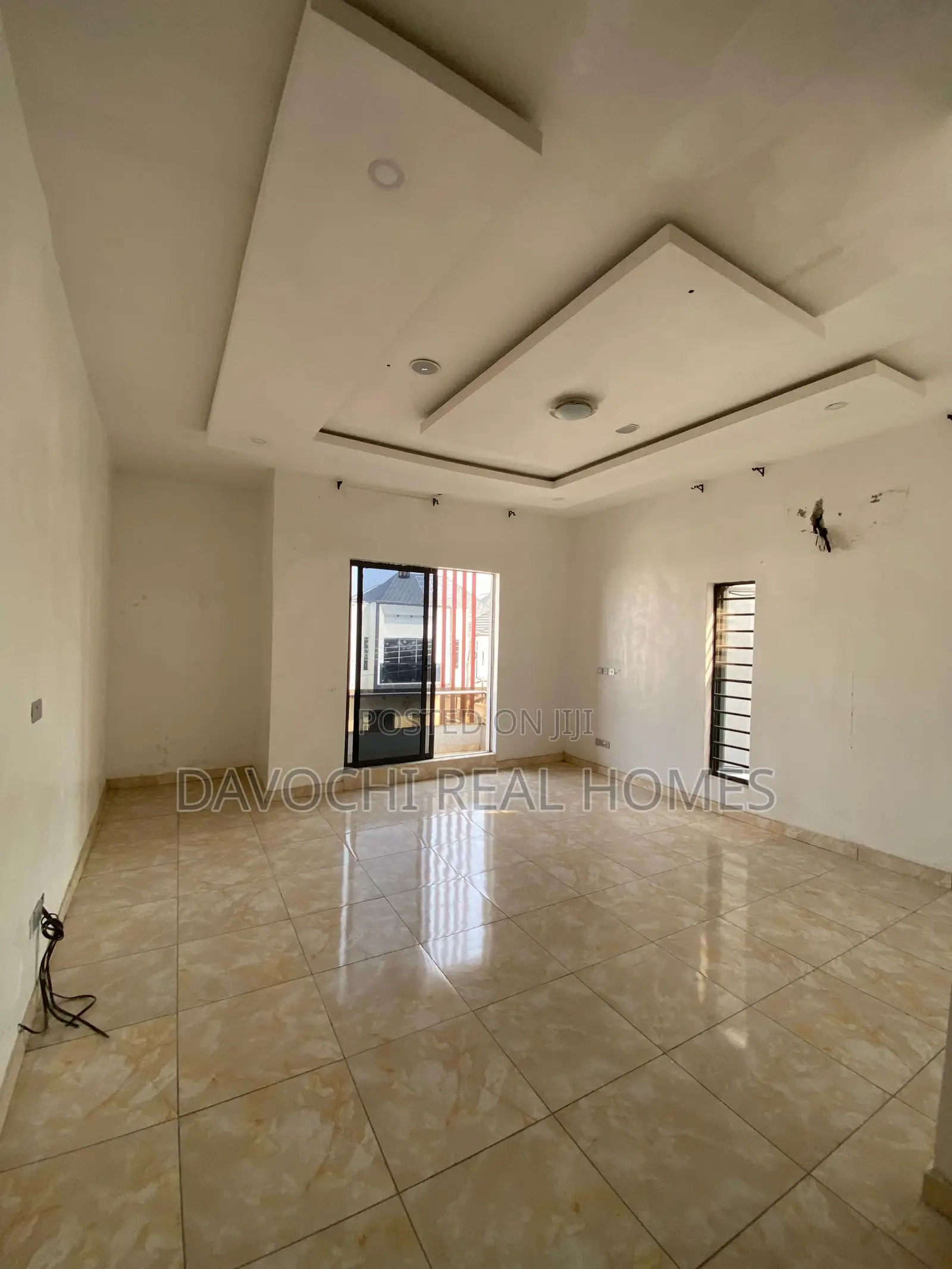 4bdrm Duplex in Chevron for rent in Chevron